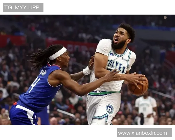 快船与步行者激战正酣NBA赛场精彩瞬间回顾与分析